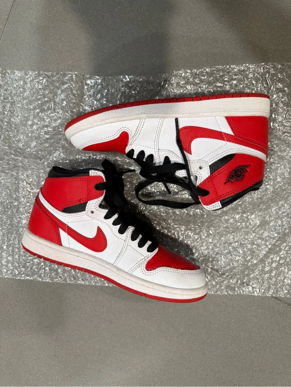 Nike Air Jordan 1 Retro High OG Sneakers White/Black/Heritage Red size 2.5